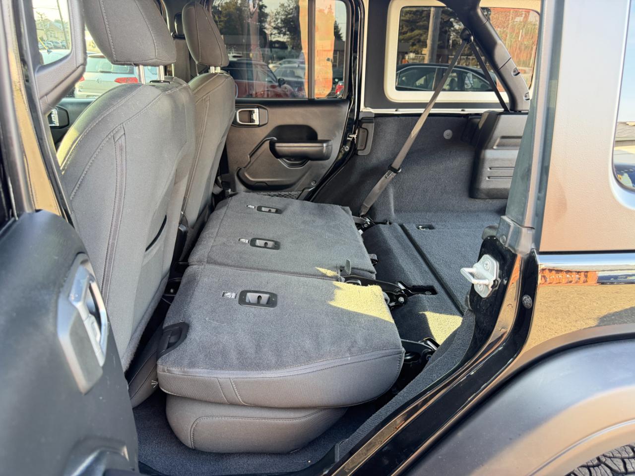 Jeep Wrangler Unlimited Willys 4x4 2021
