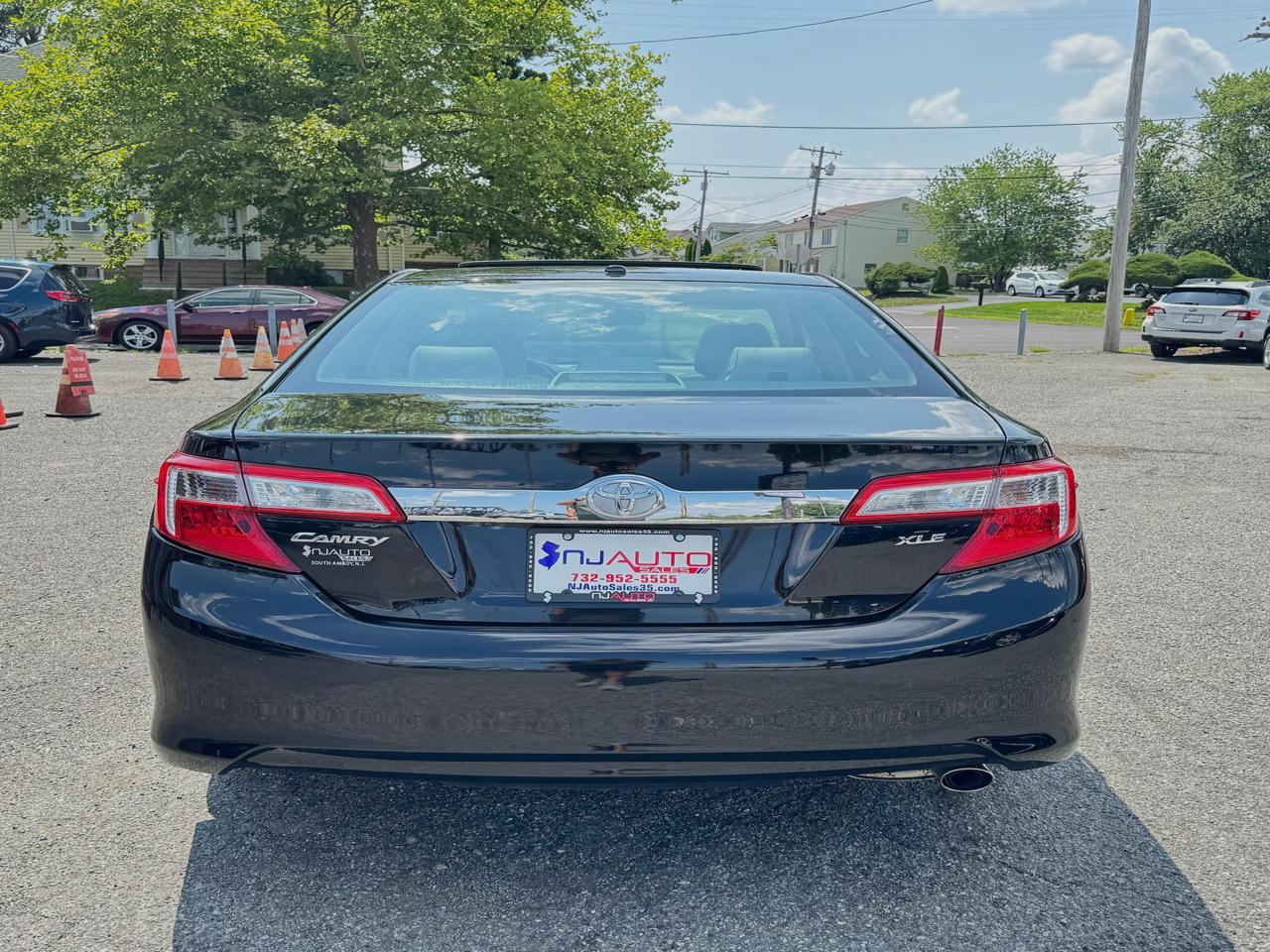 Toyota Camry 4dr Sedan XLE Auto 2012