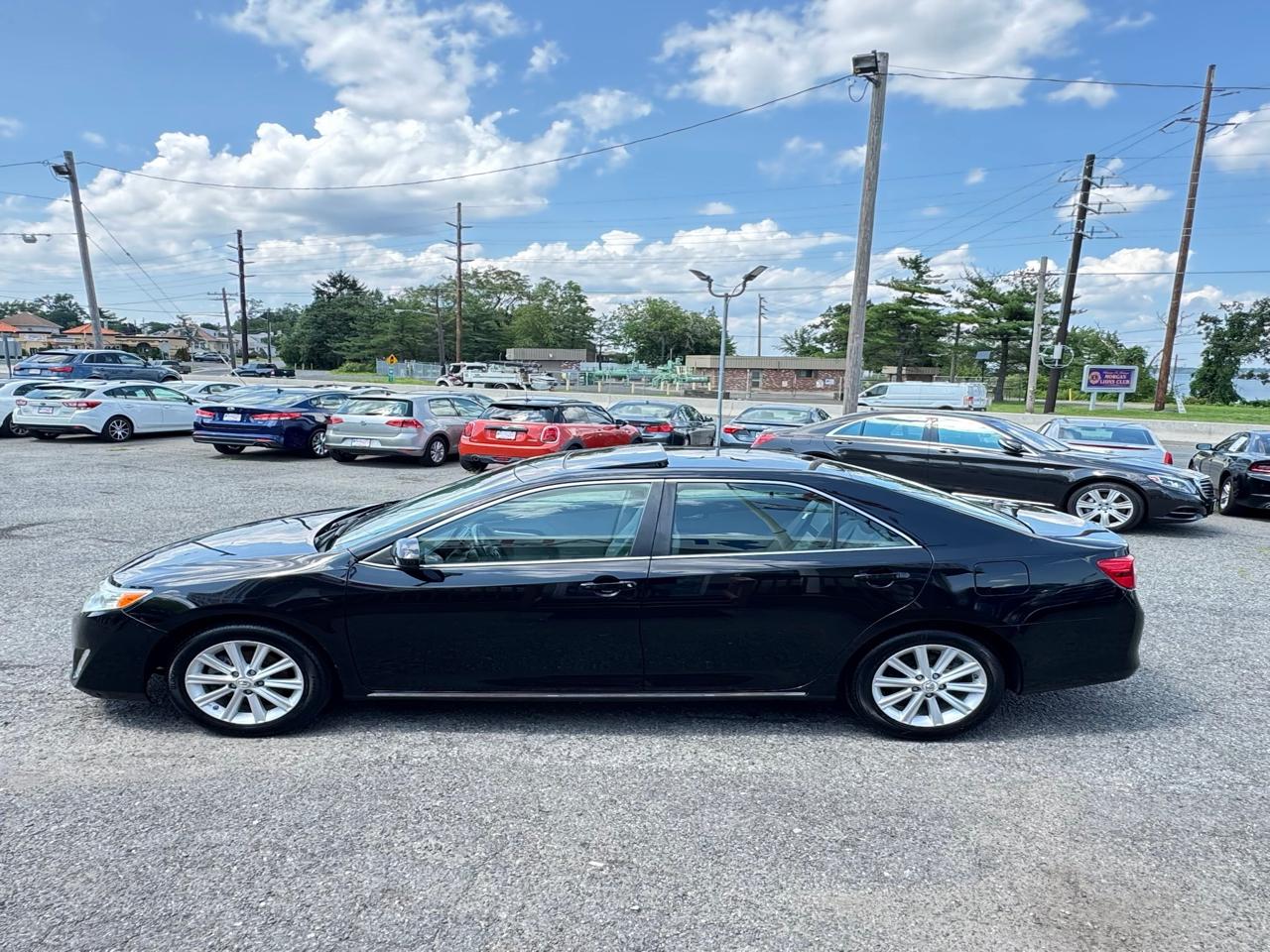 Toyota Camry 4dr Sedan XLE Auto 2012