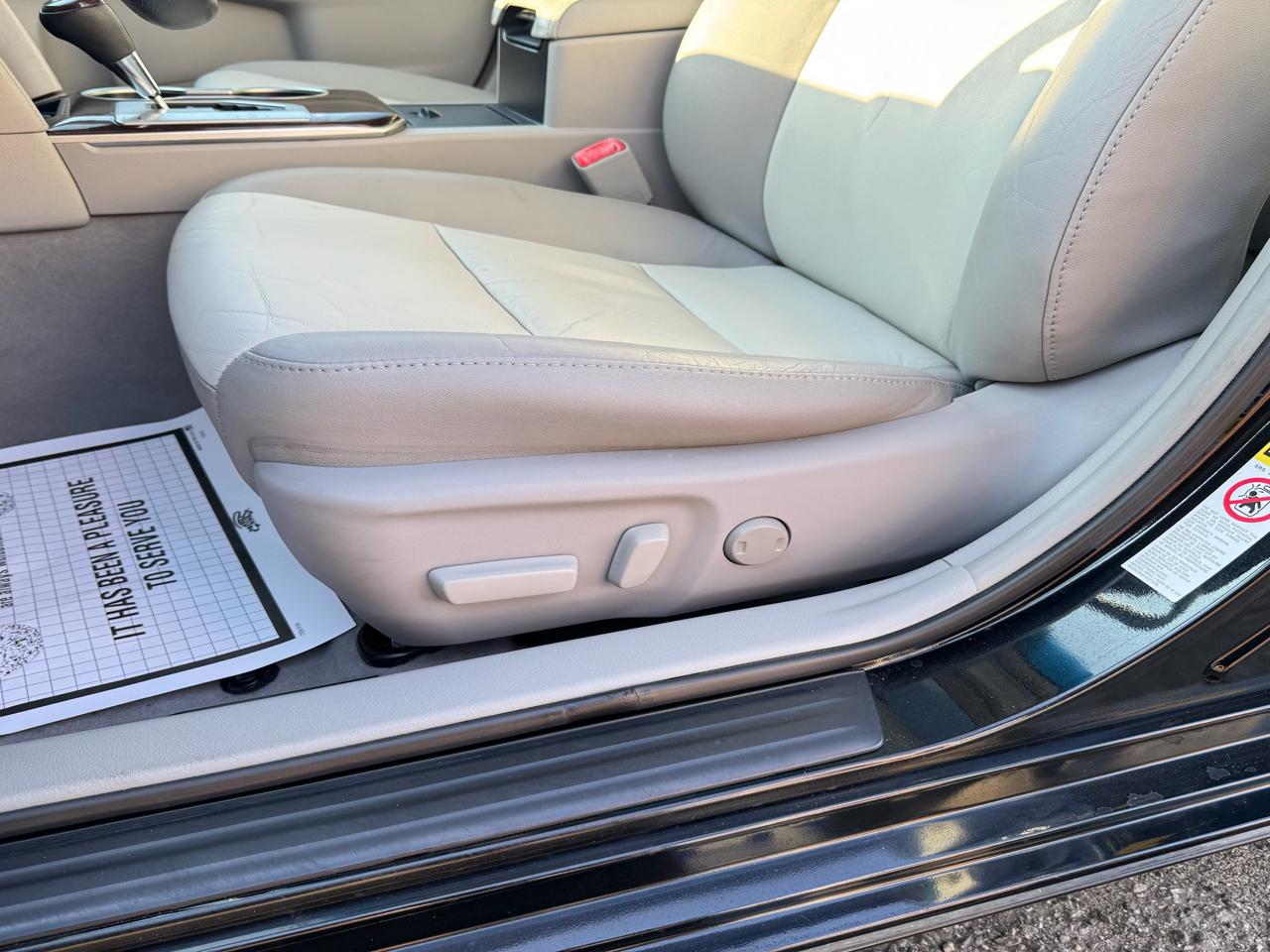 Toyota Camry 4dr Sedan XLE Auto 2012