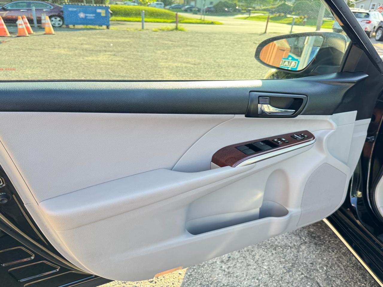 Toyota Camry 4dr Sedan XLE Auto 2012