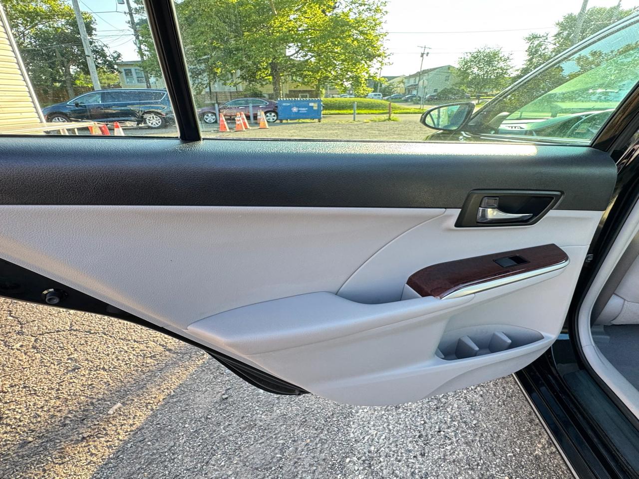 Toyota Camry 4dr Sedan XLE Auto 2012
