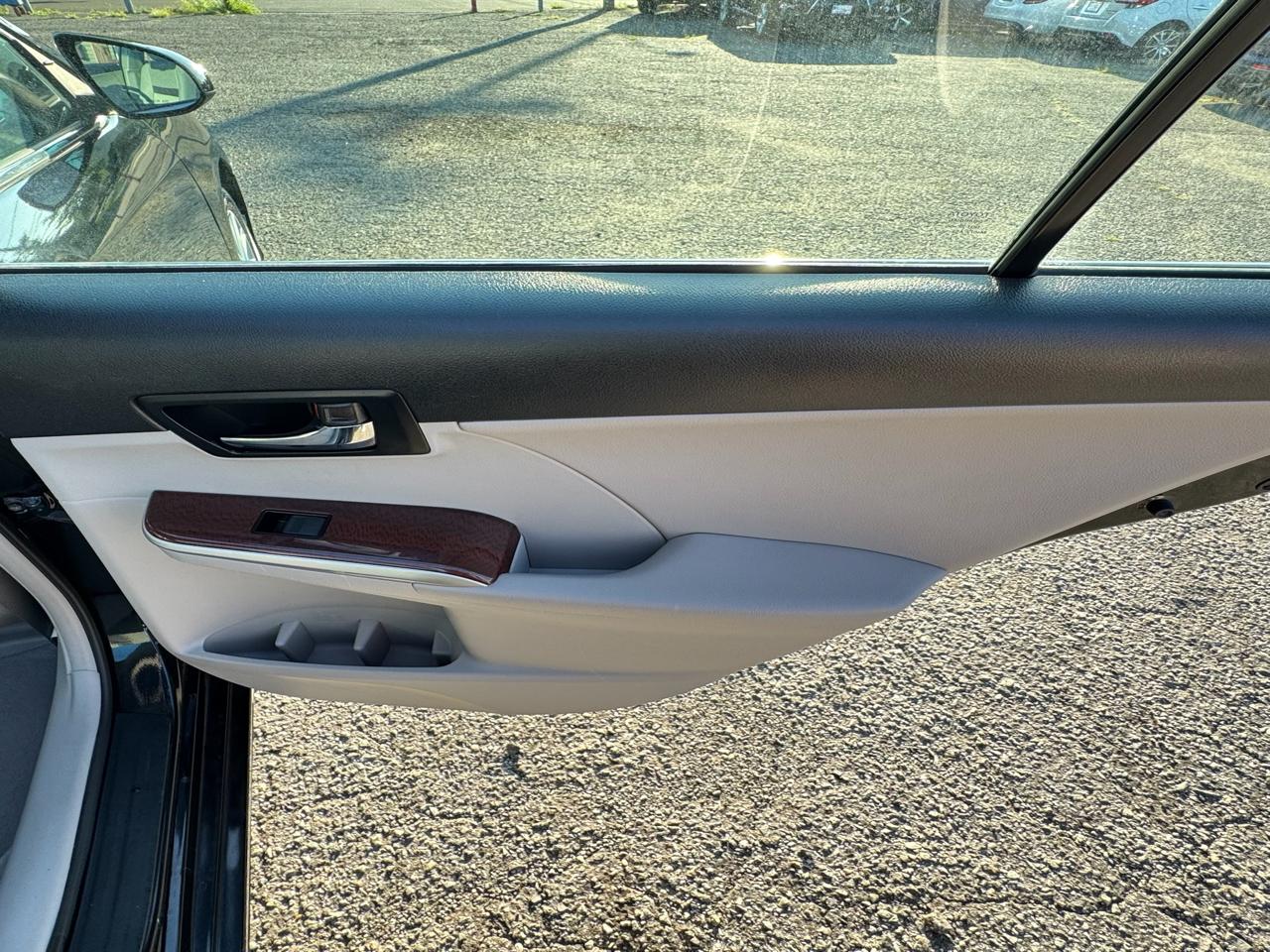 Toyota Camry 4dr Sedan XLE Auto 2012