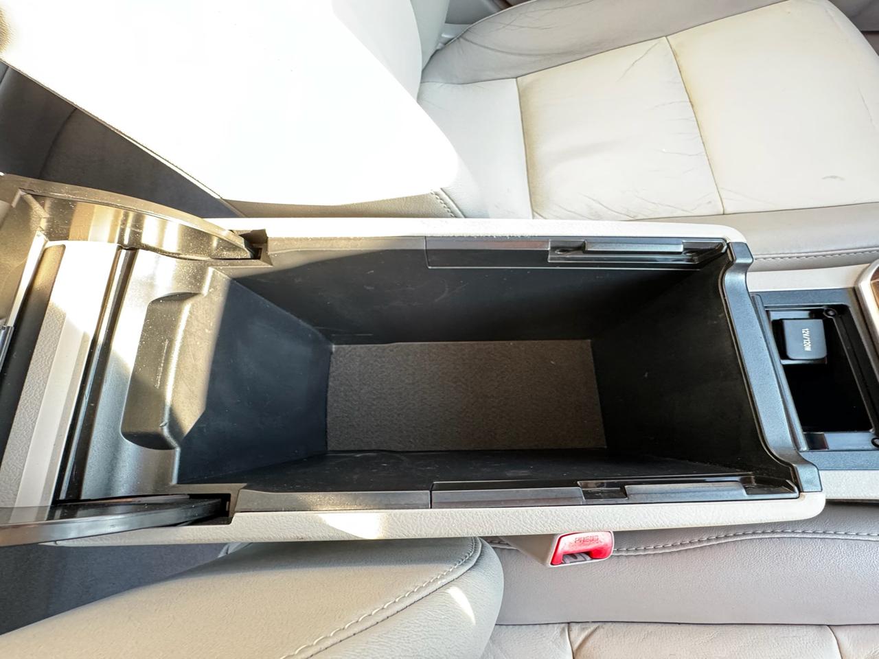 Toyota Camry 4dr Sedan XLE Auto 2012