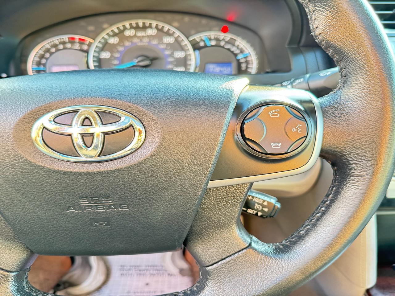 Toyota Camry 4dr Sedan XLE Auto 2012