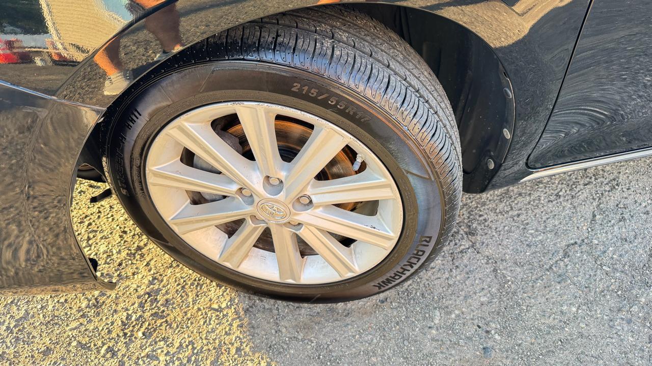 Toyota Camry 4dr Sedan XLE Auto 2012