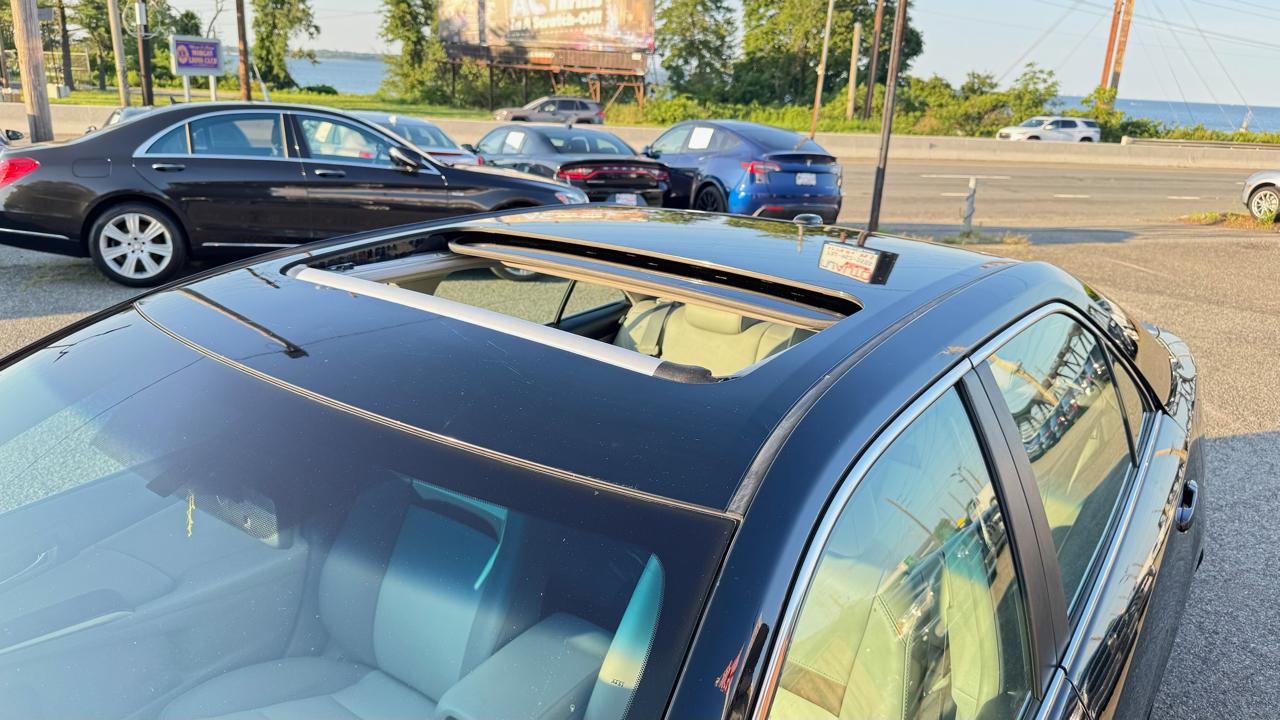 Toyota Camry 4dr Sedan XLE Auto 2012