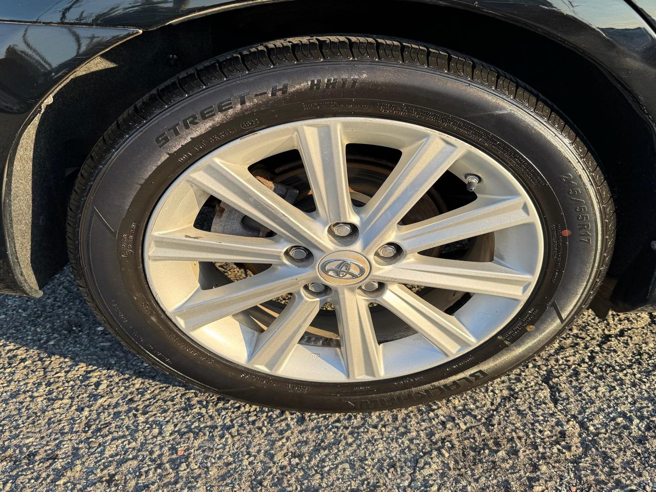 Toyota Camry 4dr Sedan XLE Auto 2012