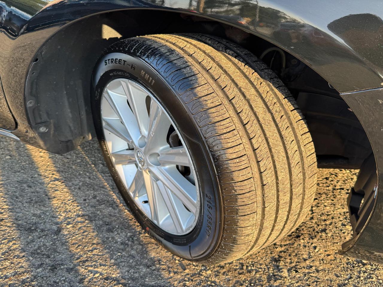 Toyota Camry 4dr Sedan XLE Auto 2012