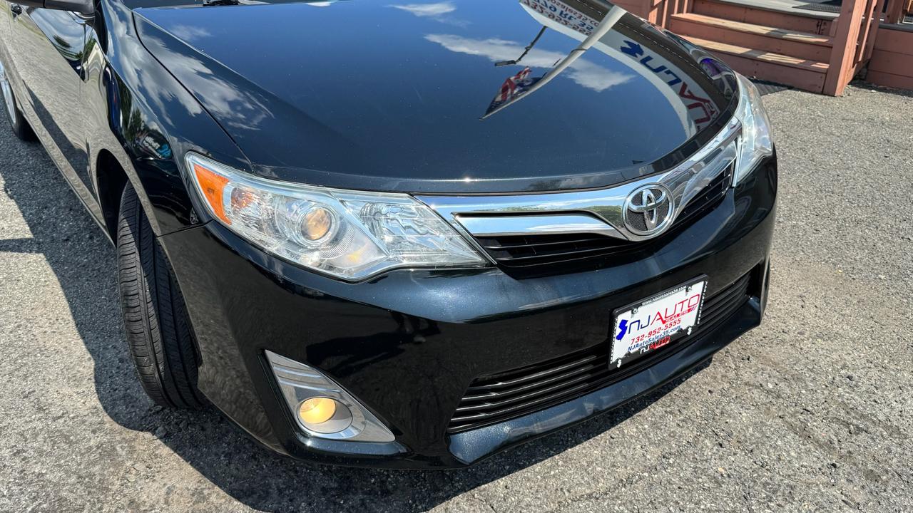 Toyota Camry 4dr Sedan XLE Auto 2012