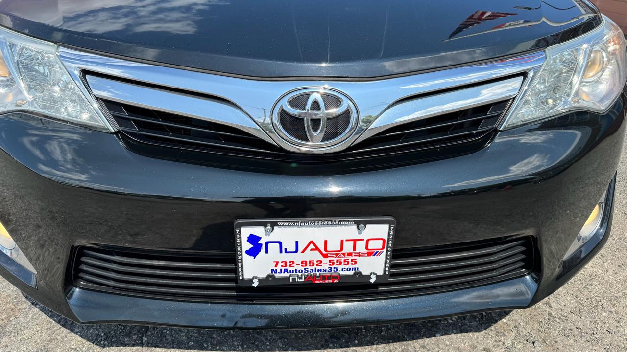 Toyota Camry 4dr Sedan XLE Auto 2012