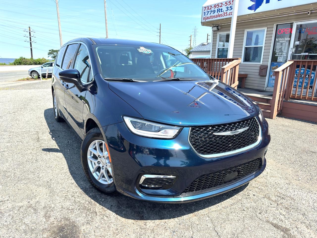 Chrysler Pacifica Touring L FWD 2023