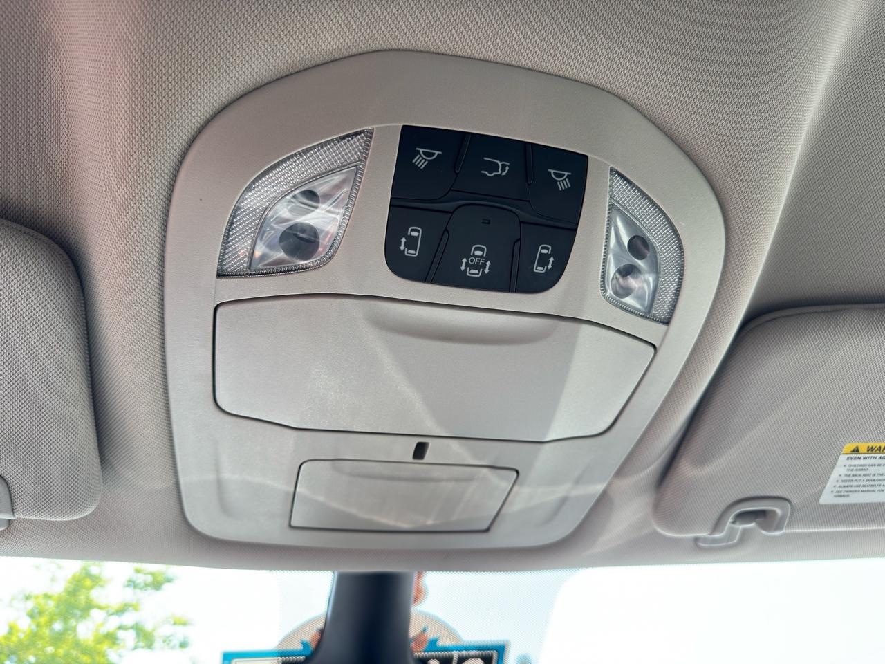 Chrysler Pacifica Touring L FWD 2023