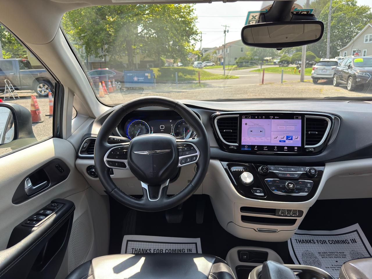 Chrysler Pacifica Touring L FWD 2023