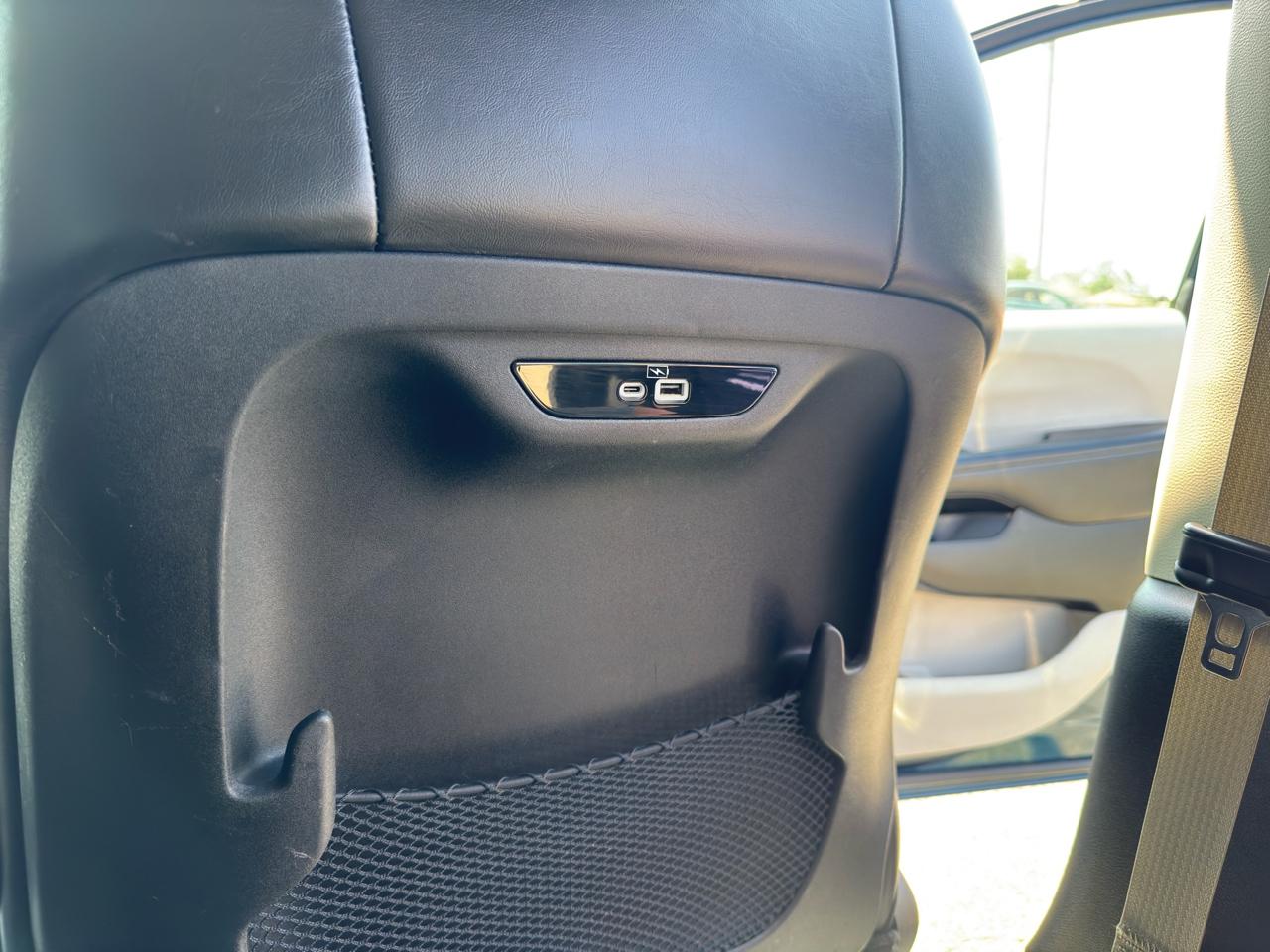 Chrysler Pacifica Touring L FWD 2023