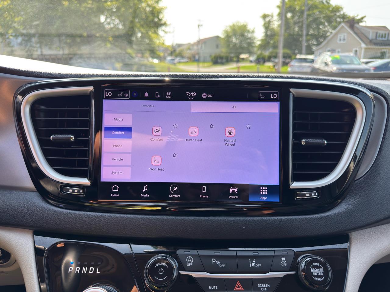 Chrysler Pacifica Touring L FWD 2023