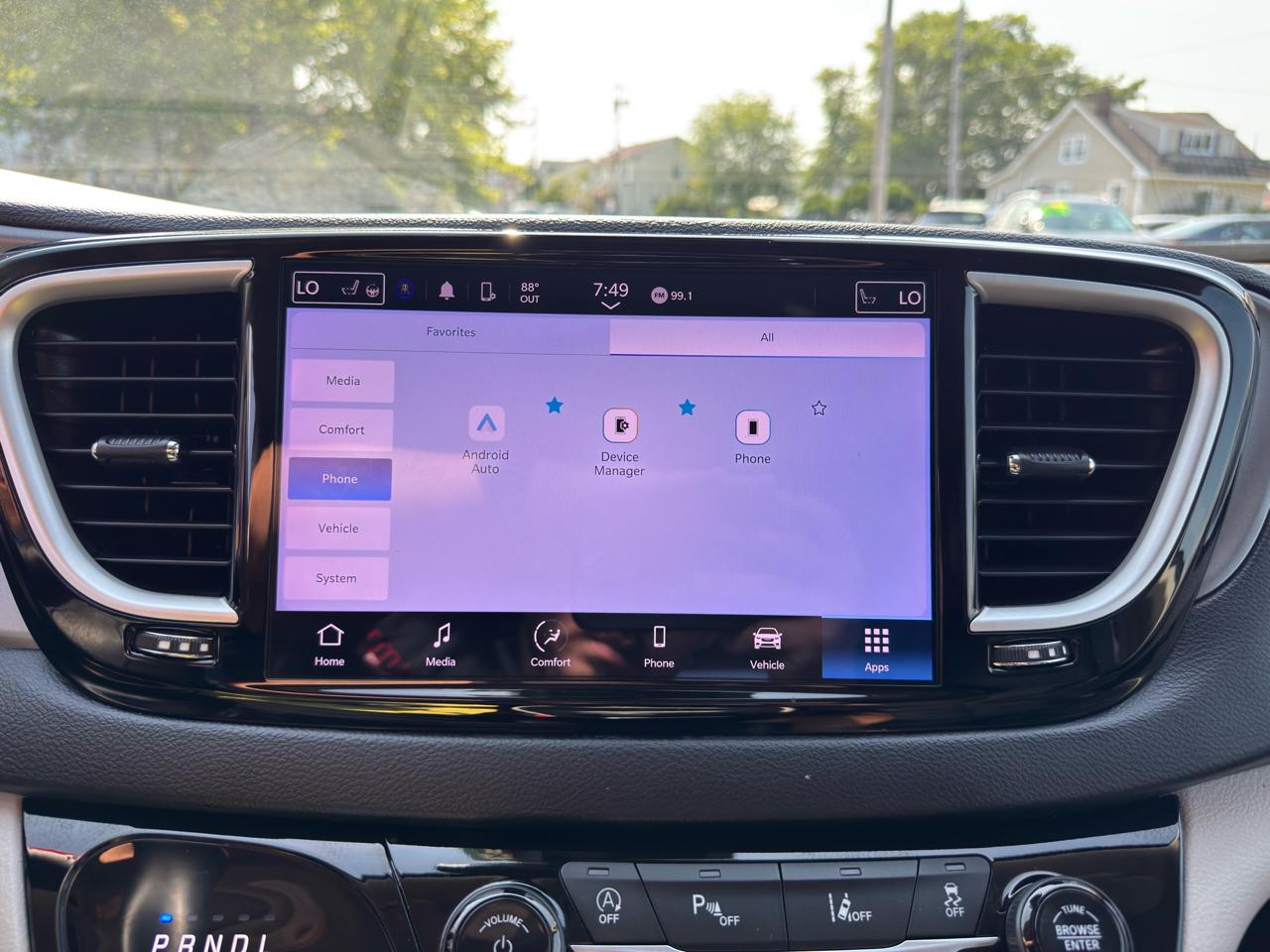 Chrysler Pacifica Touring L FWD 2023