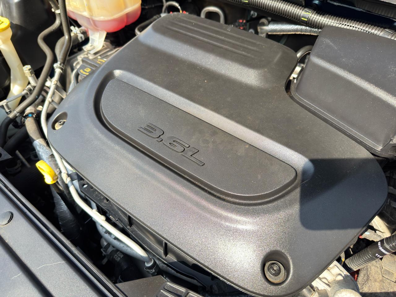 Chrysler Pacifica Touring L FWD 2023