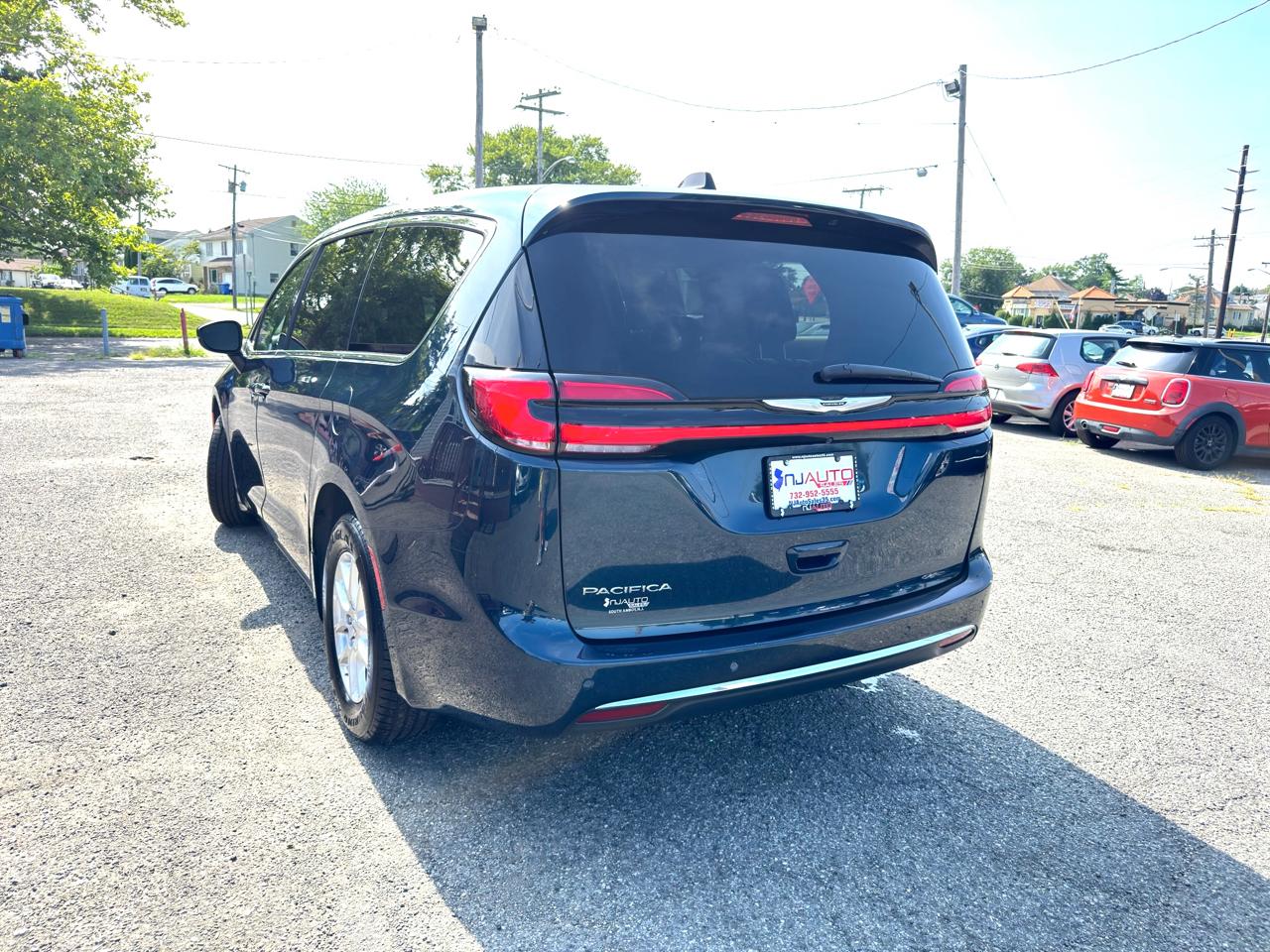 Chrysler Pacifica Touring L FWD 2023