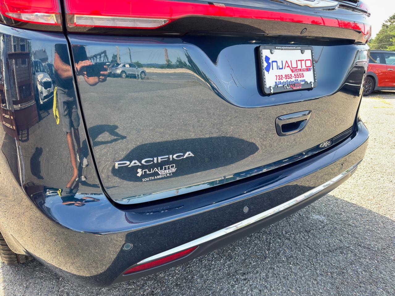 Chrysler Pacifica Touring L FWD 2023