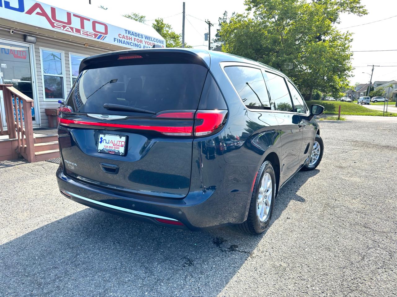 Chrysler Pacifica Touring L FWD 2023