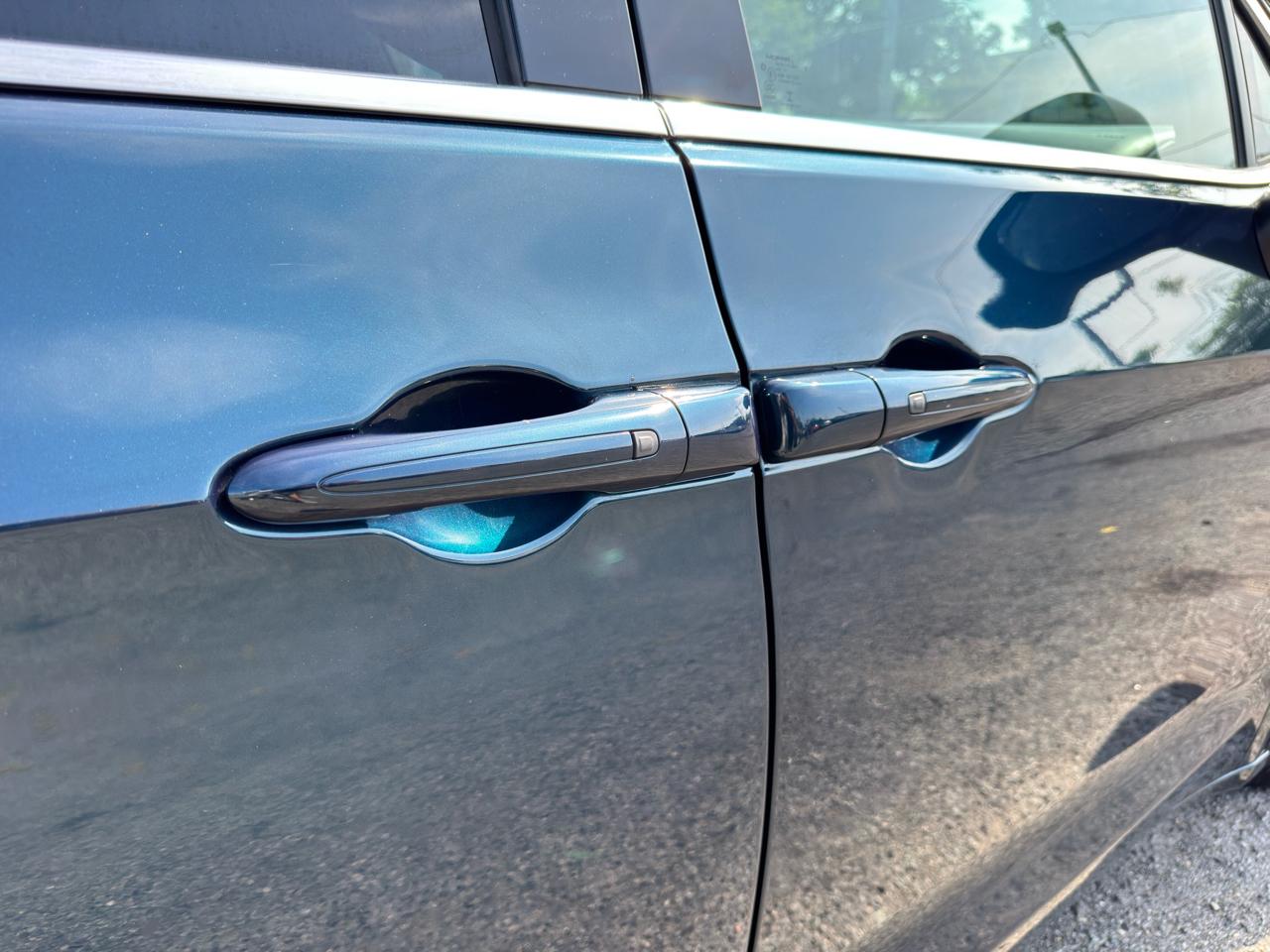 Chrysler Pacifica Touring L FWD 2023