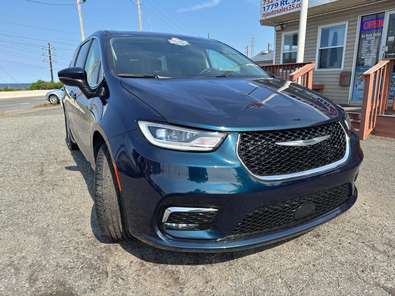 Chrysler Pacifica Touring L FWD 2023