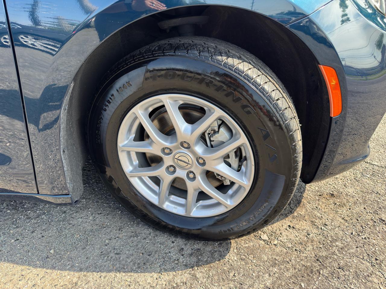 Chrysler Pacifica Touring L FWD 2023