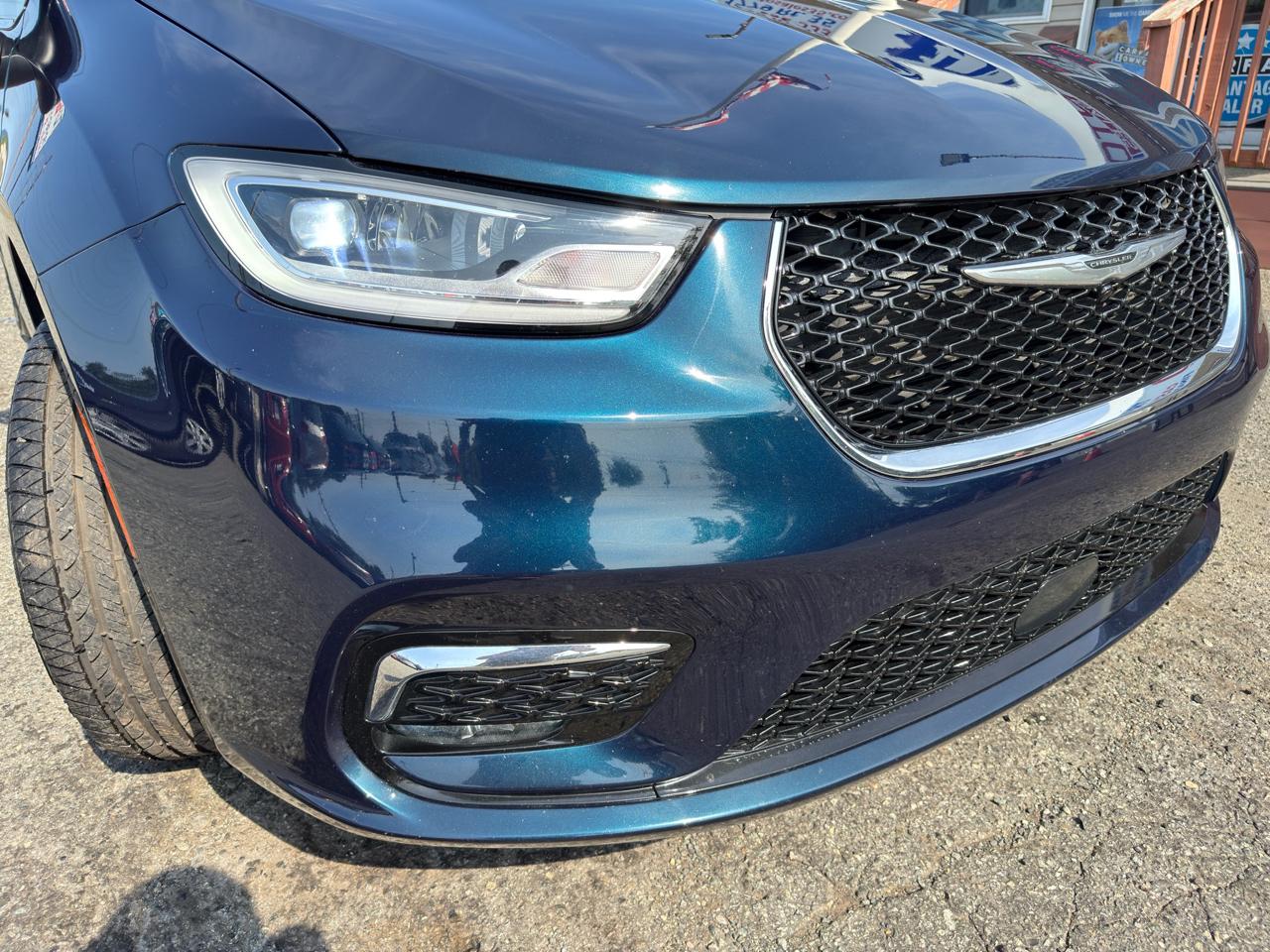 Chrysler Pacifica Touring L FWD 2023