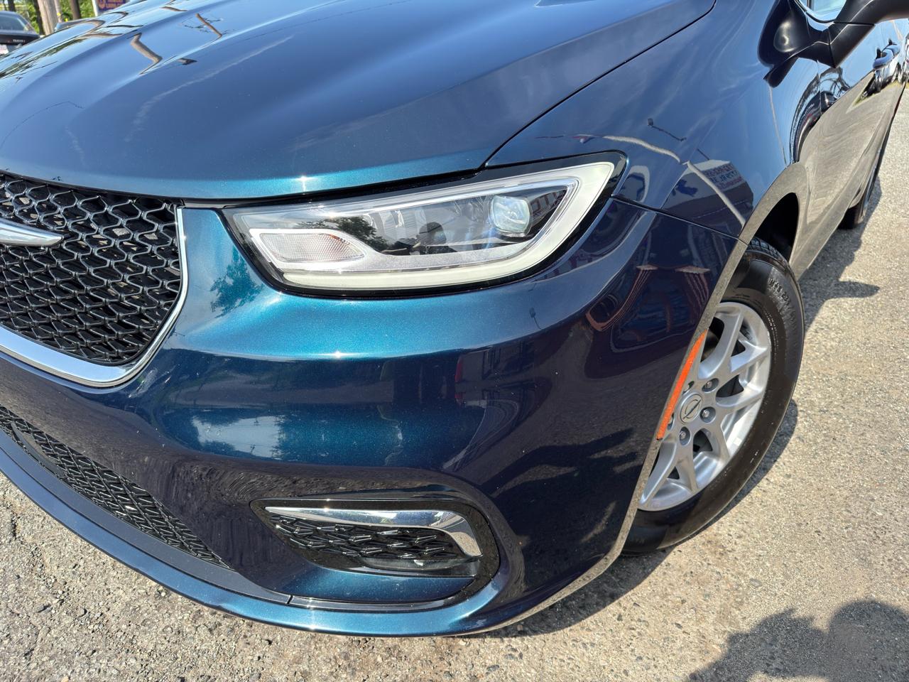 Chrysler Pacifica Touring L FWD 2023