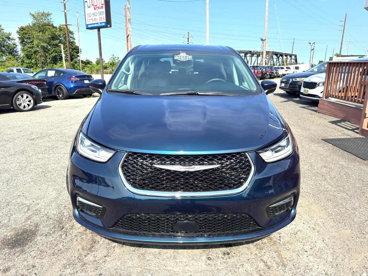Chrysler Pacifica Touring L FWD 2023