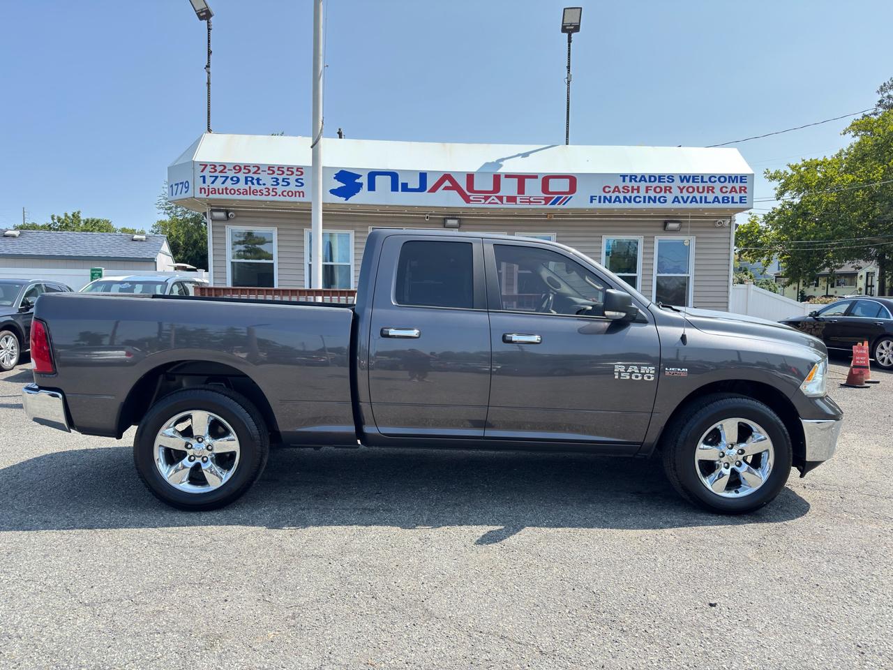 RAM 1500 Big Horn 4x4 Quad Cab 6'4" Box 2017