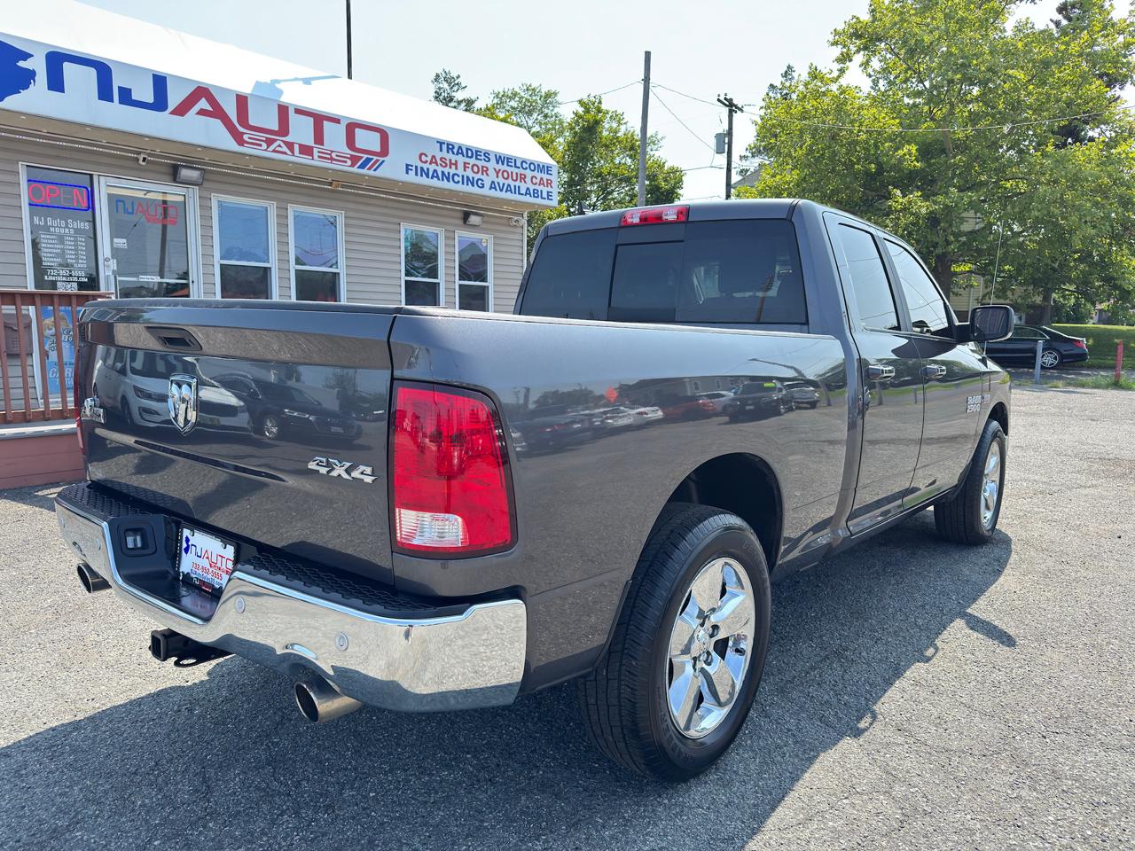 RAM 1500 Big Horn 4x4 Quad Cab 6'4" Box 2017