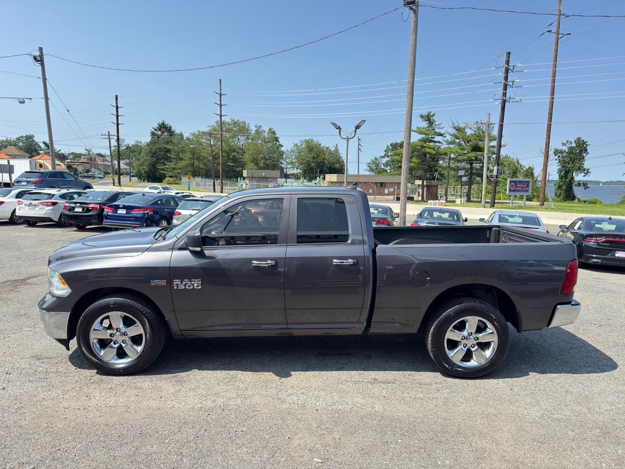 RAM 1500 Big Horn 4x4 Quad Cab 6'4" Box 2017