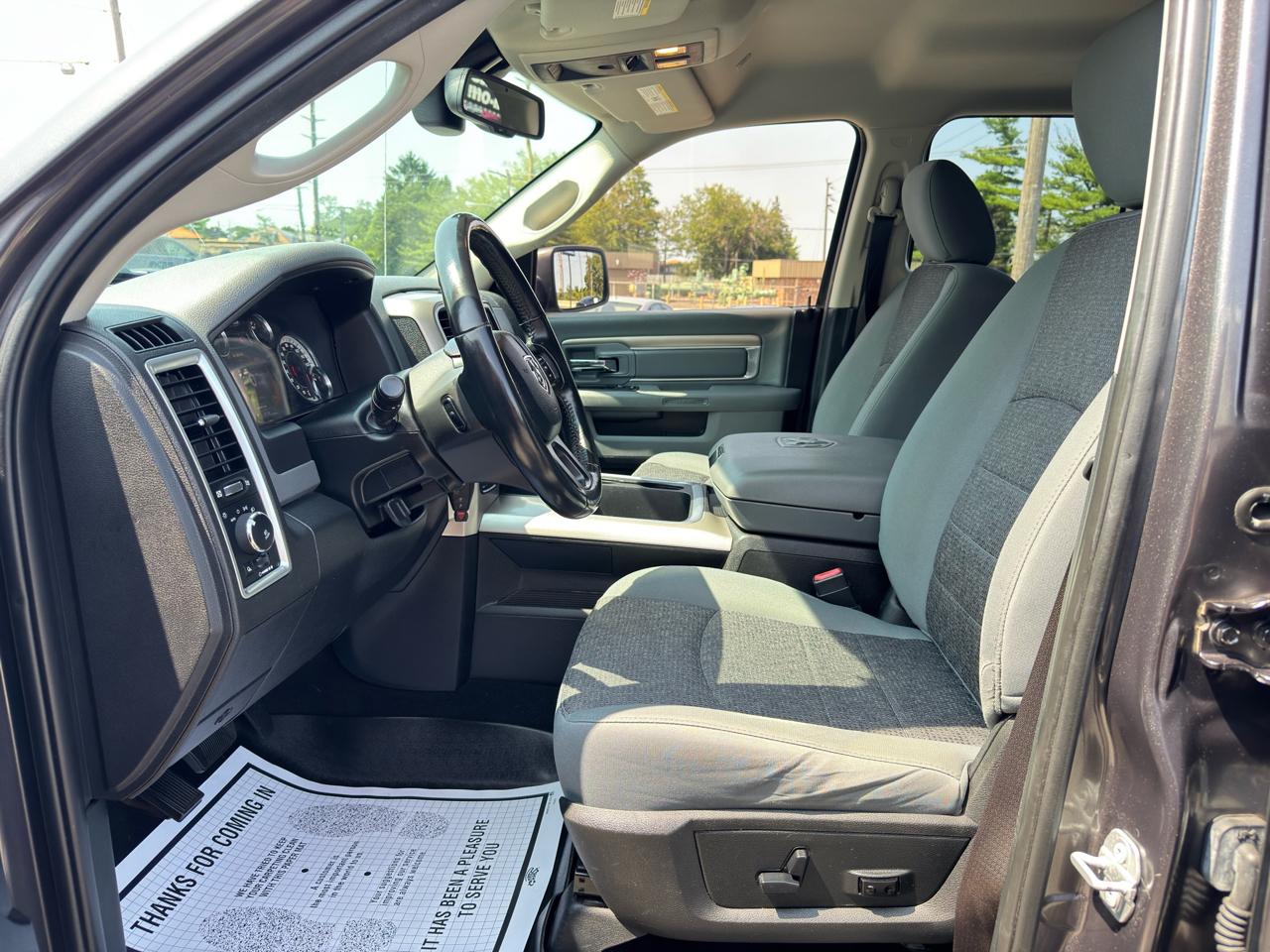 RAM 1500 Big Horn 4x4 Quad Cab 6'4" Box 2017