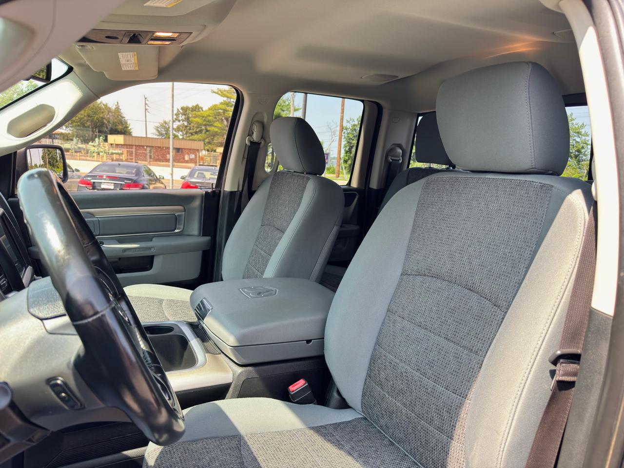 RAM 1500 Big Horn 4x4 Quad Cab 6'4" Box 2017