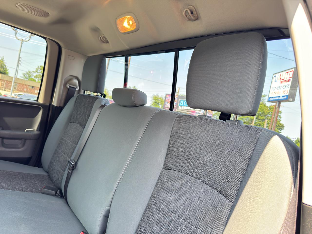 RAM 1500 Big Horn 4x4 Quad Cab 6'4" Box 2017
