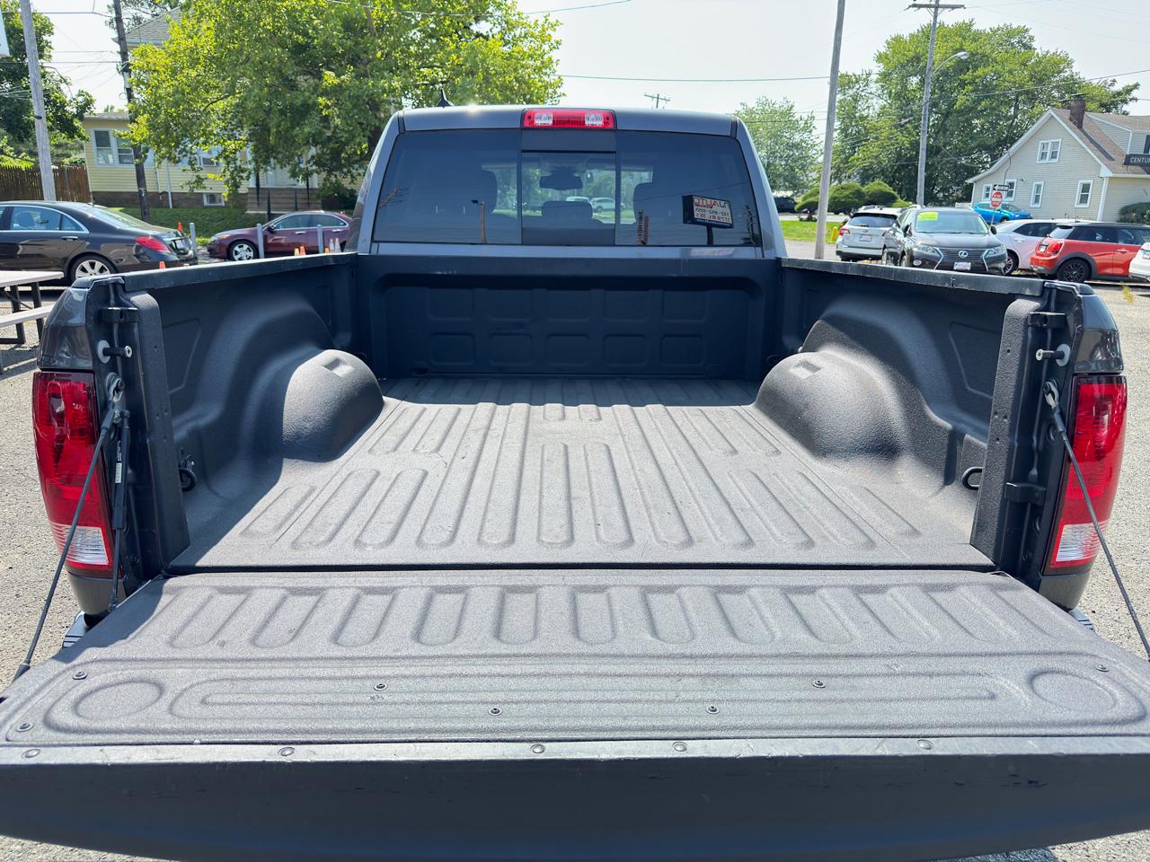 RAM 1500 Big Horn 4x4 Quad Cab 6'4" Box 2017