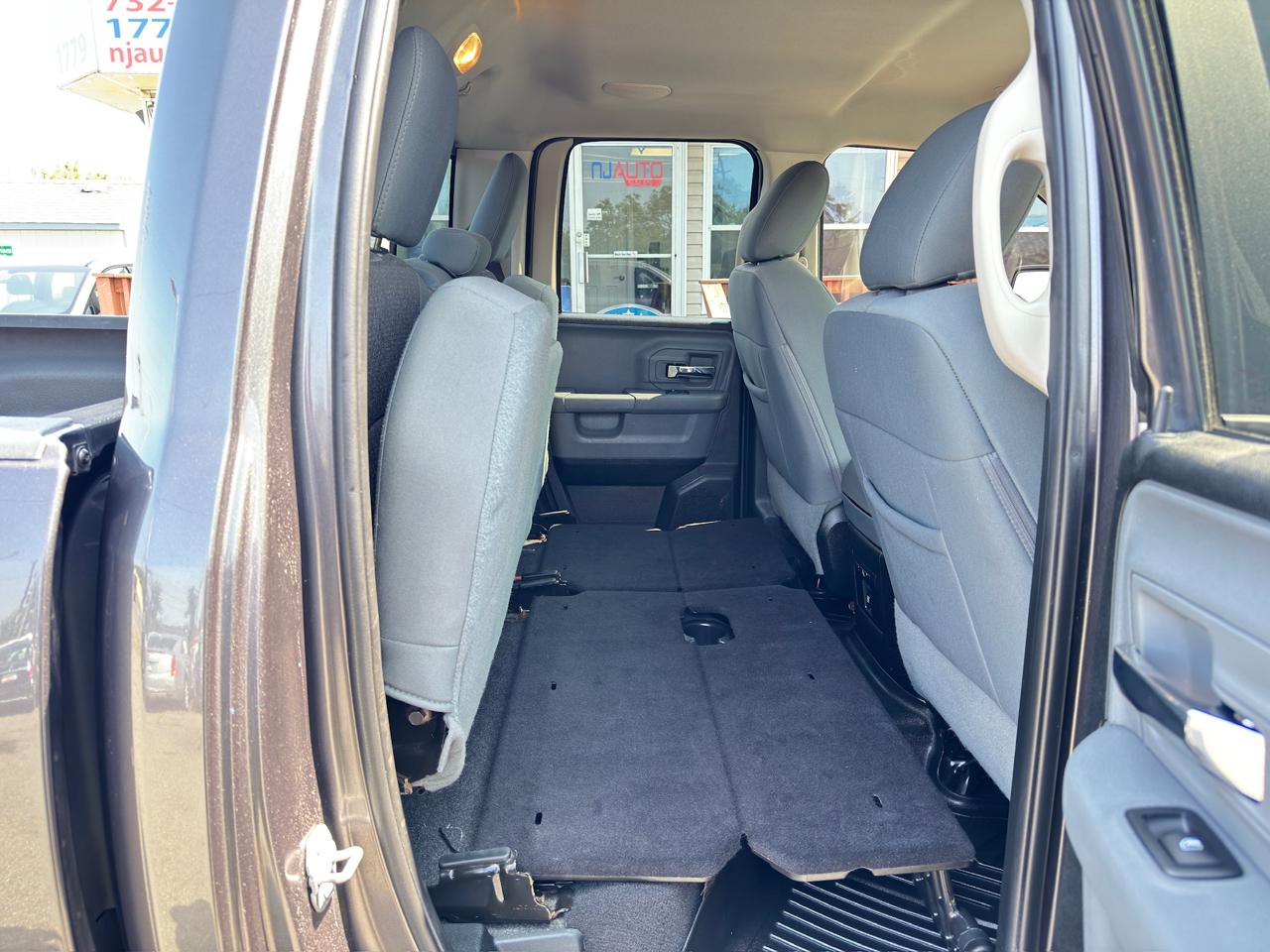 RAM 1500 Big Horn 4x4 Quad Cab 6'4" Box 2017