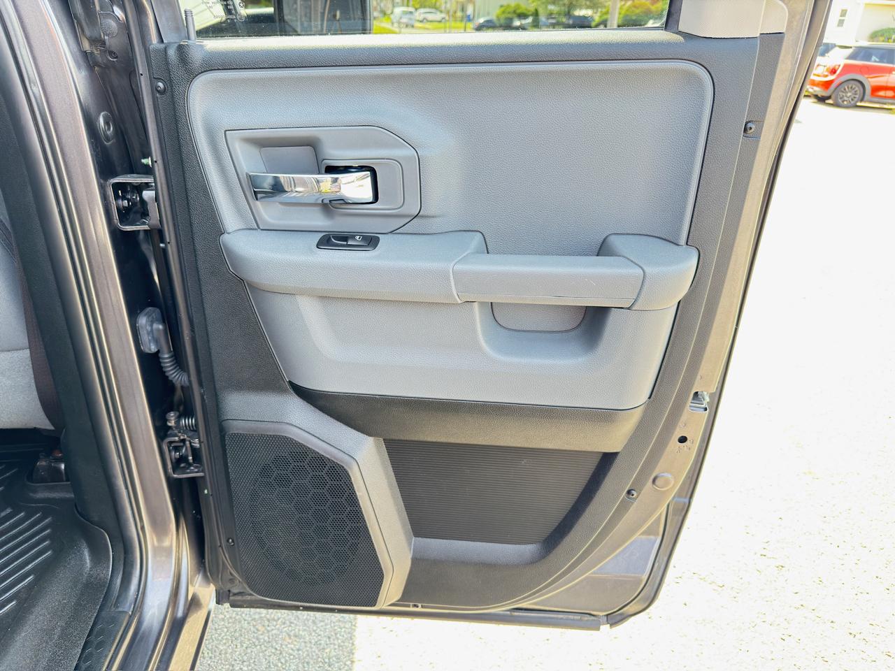 RAM 1500 Big Horn 4x4 Quad Cab 6'4" Box 2017