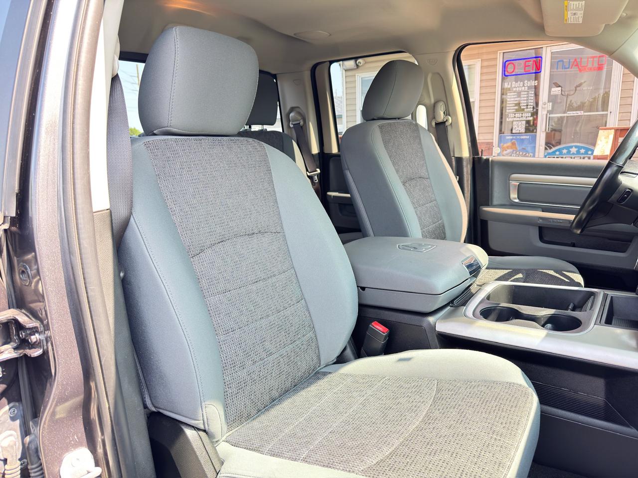 RAM 1500 Big Horn 4x4 Quad Cab 6'4" Box 2017