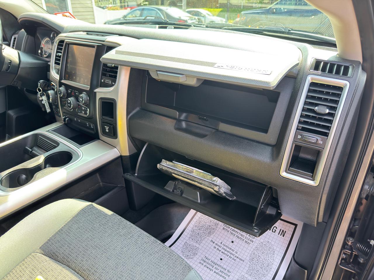 RAM 1500 Big Horn 4x4 Quad Cab 6'4" Box 2017