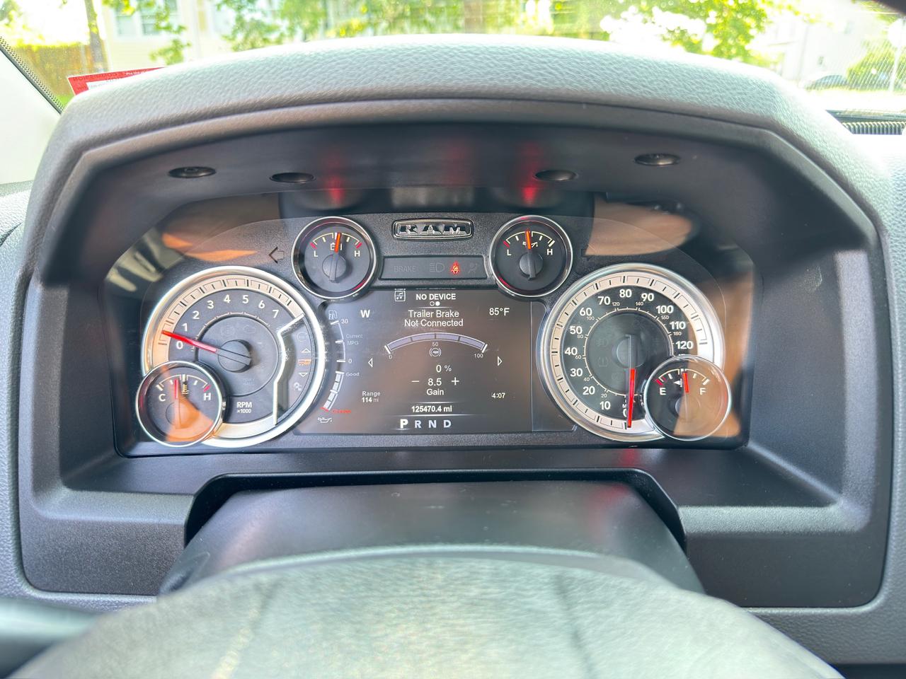 RAM 1500 Big Horn 4x4 Quad Cab 6'4" Box 2017
