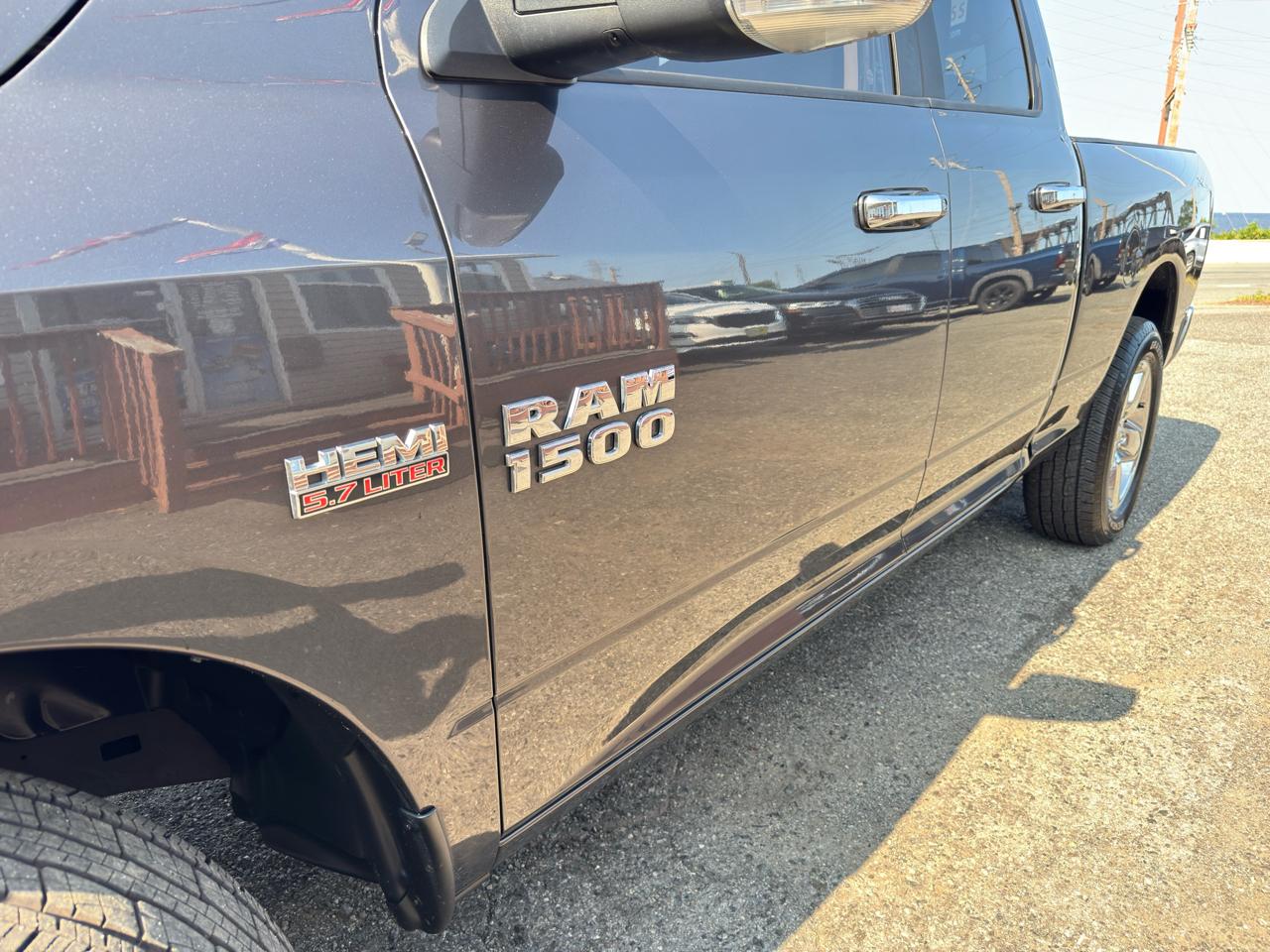RAM 1500 Big Horn 4x4 Quad Cab 6'4" Box 2017