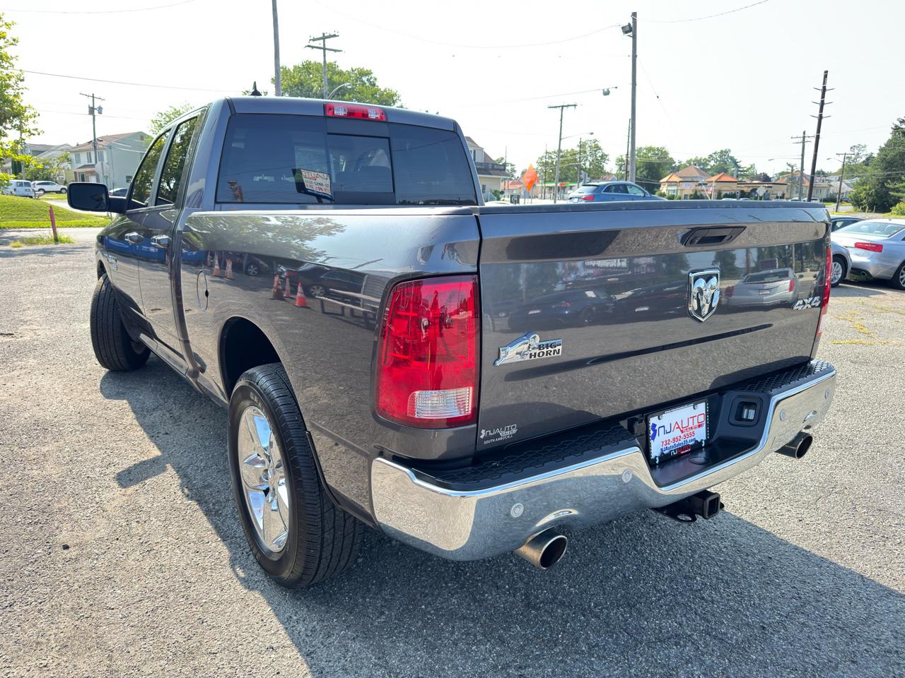 RAM 1500 Big Horn 4x4 Quad Cab 6'4" Box 2017