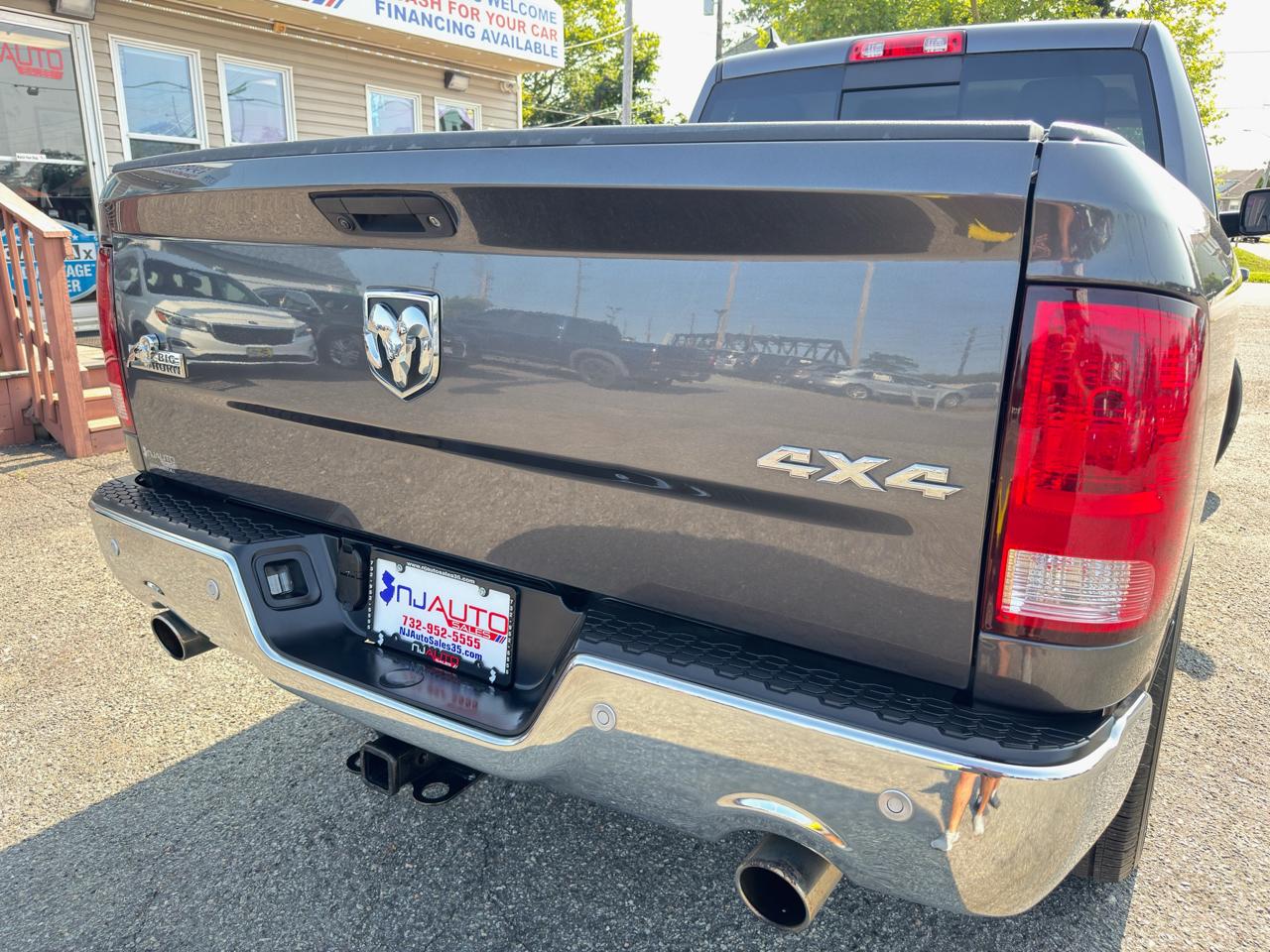 RAM 1500 Big Horn 4x4 Quad Cab 6'4" Box 2017