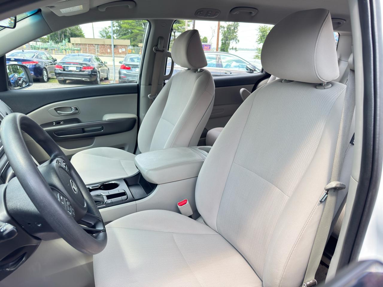 Kia Sedona L FWD 2019