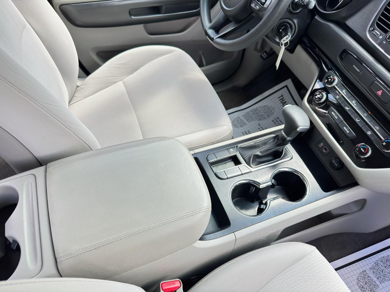 Kia Sedona L FWD 2019
