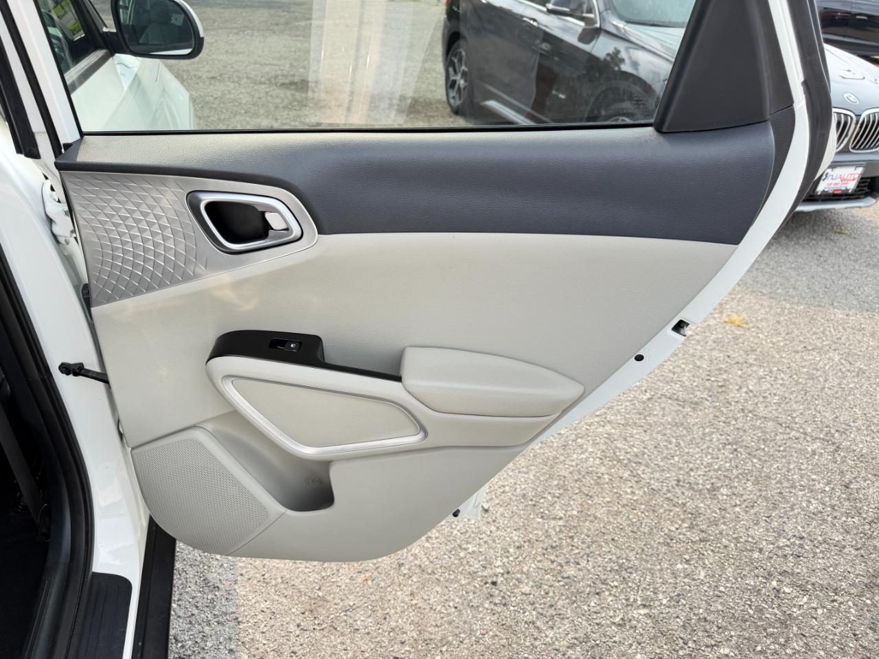 Kia Soul LX IVT 2022