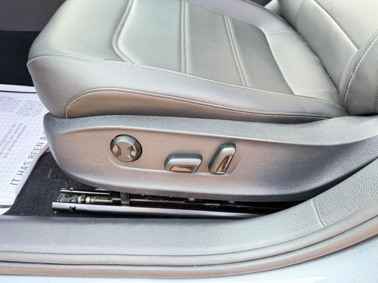 Volkswagen Passat 2.0T SE Auto 2022